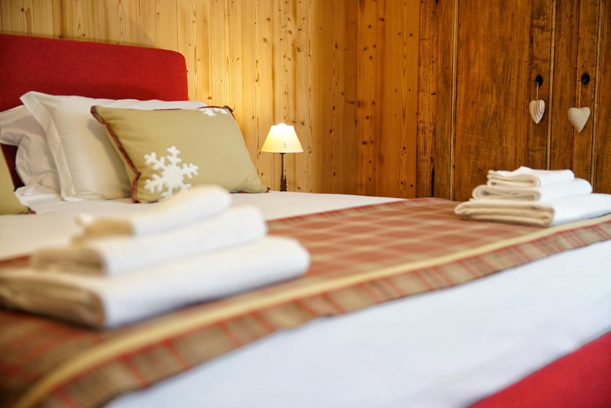 Lo Chalet Bed & Breakfast Pontboset Eksteriør bilde